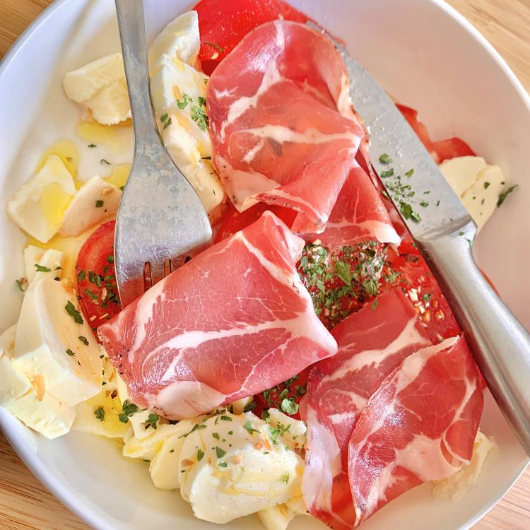 Salade Coppa Mozzarella / Huile d'Olive